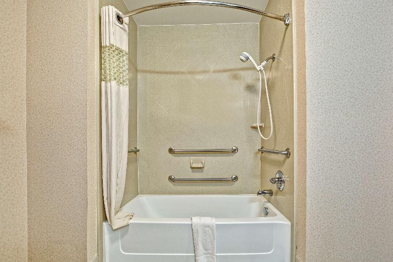 스탠다드 룸 퀸사이즈 침대, Hampton Inn Quincy