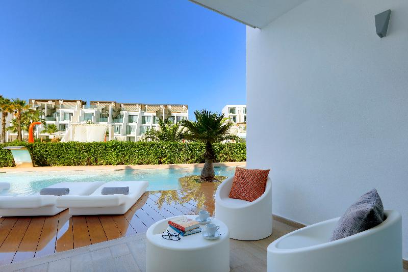 استودیوی استاندارد, Hard Rock Hotel Ibiza