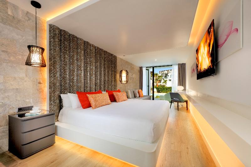 استودیوی استاندارد, Hard Rock Hotel Ibiza