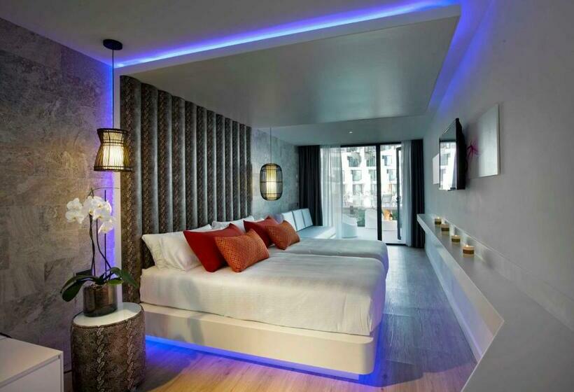 استودیوی استاندارد, Hard Rock Hotel Ibiza