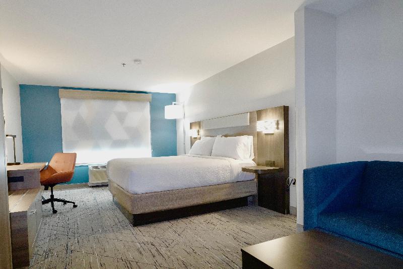 Люкс Кровать Кинг, Holiday Inn Express & Suites   Smithfield/selma, An Ihg