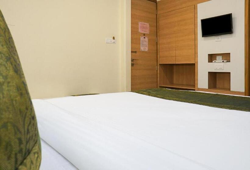 Номер Deluxe, Rahi Plaza