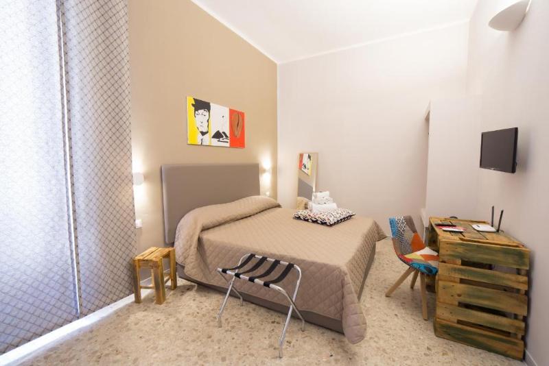 اتاق استاندارد با تخت بزرگ, Super 8 By Wyndham Topeka At Forbes Landing
