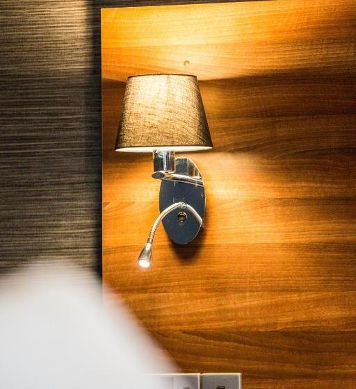 חדר אקזקיוטיב, No5 Durley Road   Contemporary Serviced Rooms And Suites   No Food Available