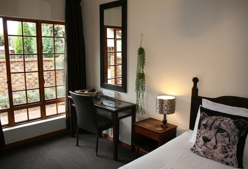 اتاق استاندارد, Aero Airport Lodge
