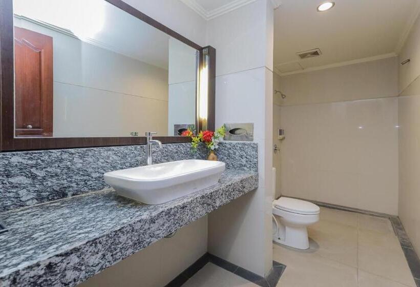스위트, Urbanview Hotel Taman Suci Denpasar Bali