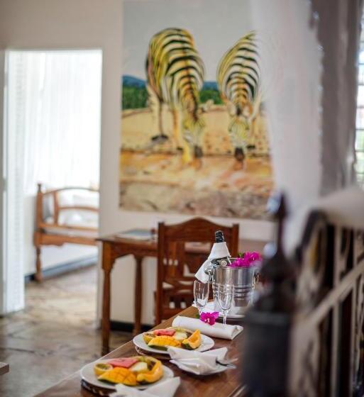 اتاق لوکس خانوادگی, Diamonds Malindi