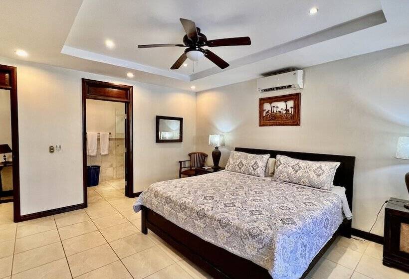 Апартаменты 1 Спальня Нижний Этаж, Monte Carlo Luxury Condominiums