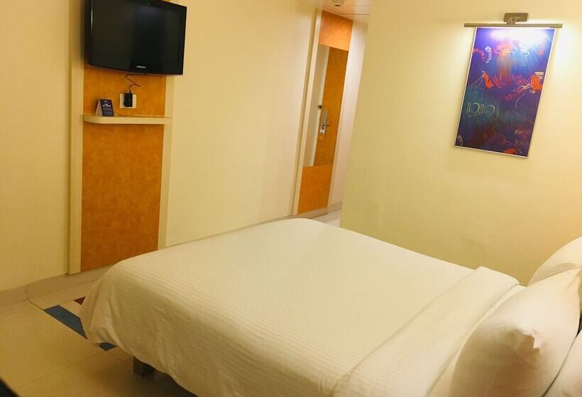 高级大房间, Hometel Chandigarh