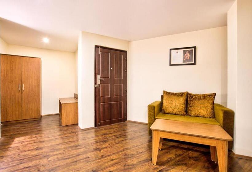 اتاق پریمیوم با بالکن, Summit Ttakshang Residency Hotel & Spa Mg Marg