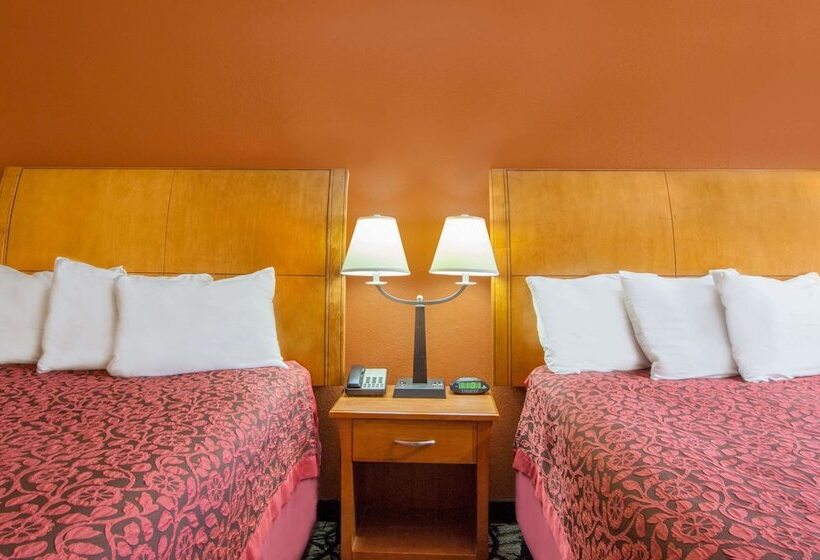 חדר סטנדרט שתי מיטות זוגיות, Days Inn By Wyndham Centerville
