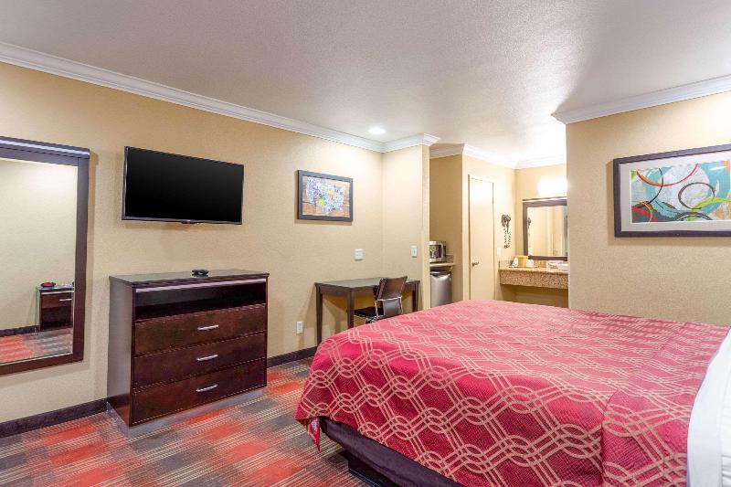 스탠다드 룸 킹사이즈 침대, Econo Lodge Inn & Suites Escondido Downtown