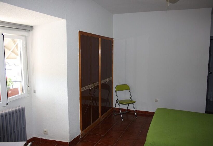غرفة قياسية, Hostal La Estacion