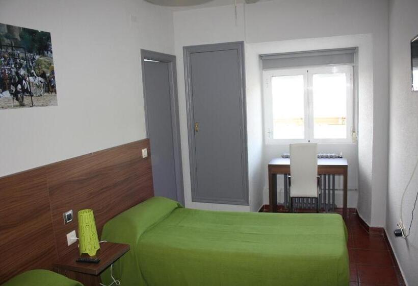 غرفة قياسية, Hostal La Estacion