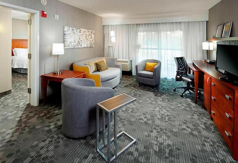 Люкс Кровать Кинг, Courtyard By Marriott Akron Stow