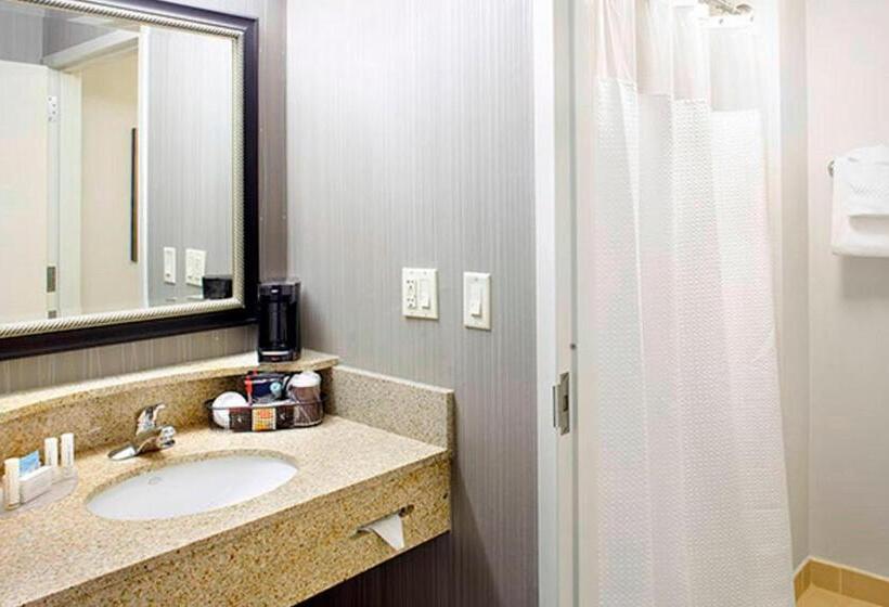 Quarto Estandar para Deficientes Físicos, Courtyard By Marriott Akron Stow