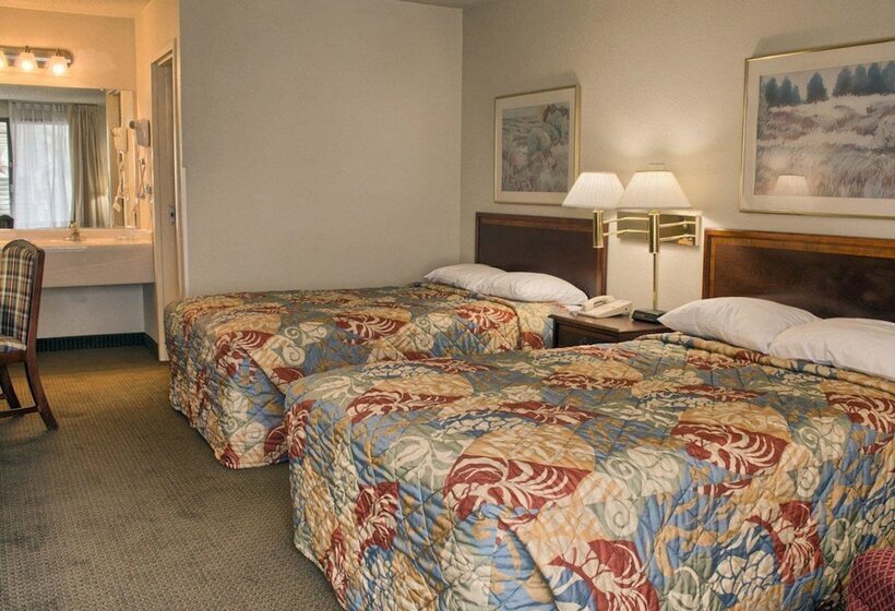 Номер Стандарт 2 Двуспальные Кровати, Rodeway Inn  Richmond