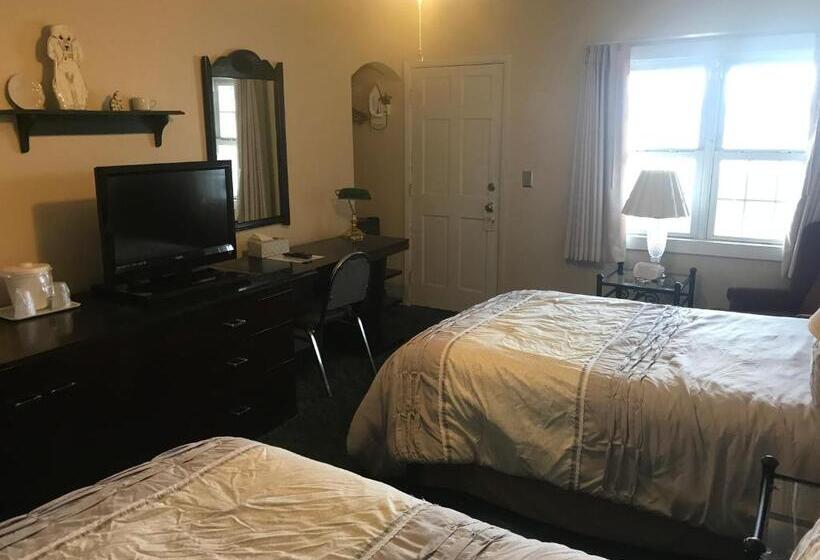 Номер Стандарт, Longhouse Lodge Motel