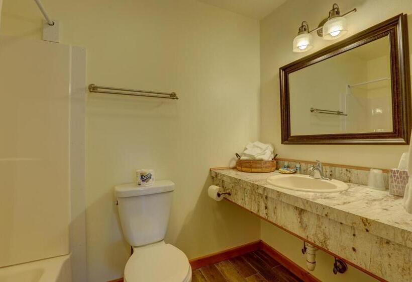 Номер Deluxe, Cape Pines Motel