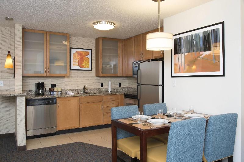 스위트 킹사이즈 침대, Fairfield Inn & Suites Marianna