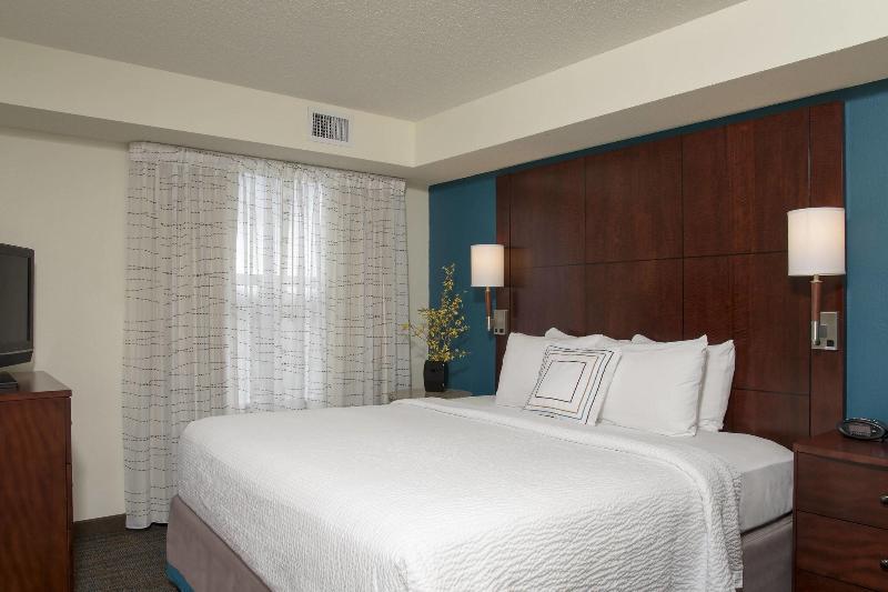 스위트 킹사이즈 침대, Fairfield Inn & Suites Marianna