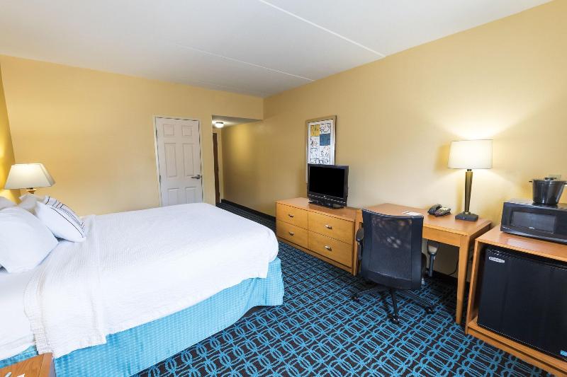스위트 킹사이즈 침대, Fairfield Inn & Suites Marianna