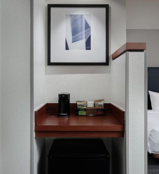 اتاق استاندارد با تخت بزرگ, Courtyard By Marriott Wichita At Old Town