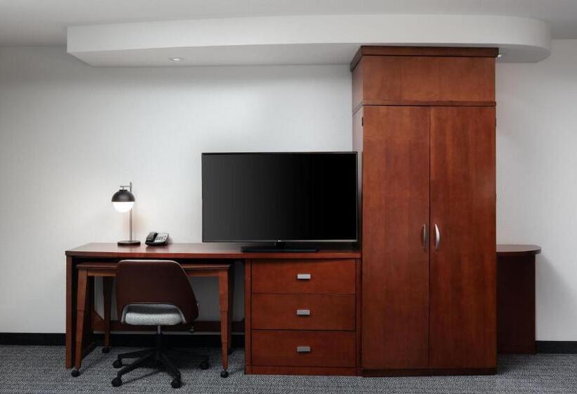 اتاق استاندارد با تخت بزرگ, Courtyard By Marriott Wichita At Old Town