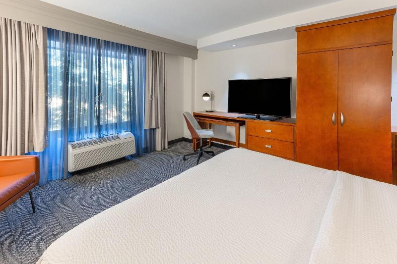 اتاق استاندارد با تخت بزرگ, Courtyard By Marriott Wichita At Old Town