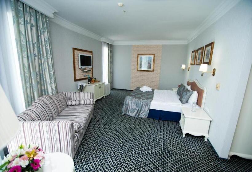 سوییت جونیور, Kazzhol Hotel Astana