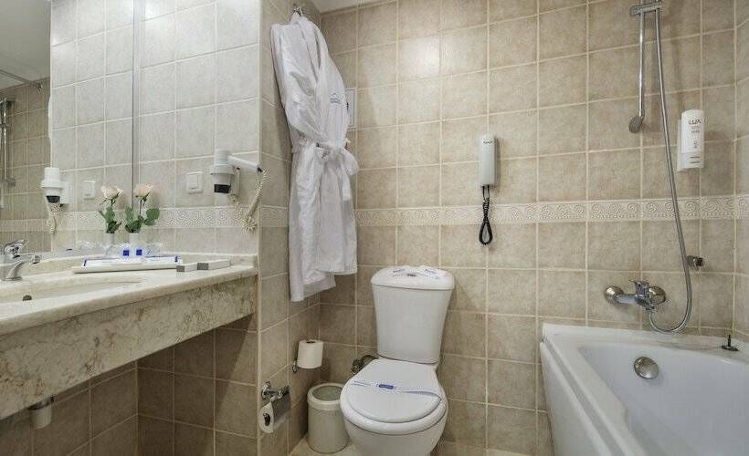 Standard Room, Palan