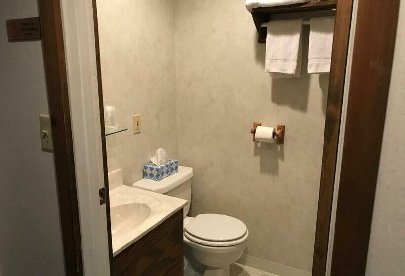 Номер Стандарт, Lake Ontario Motel & Inn