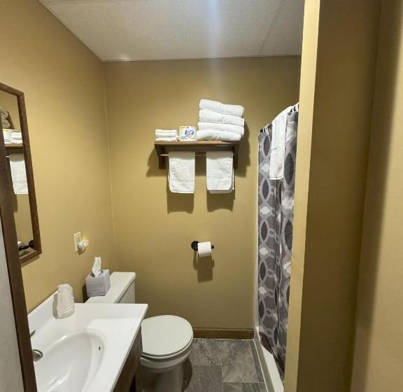 Номер Стандарт, Lake Ontario Motel & Inn