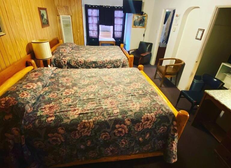 Семейный Номер, Rainbow Motel