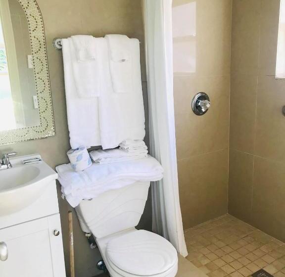 带2个双人床的标准工作室, Ebb Tide Resort