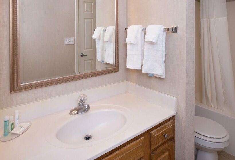 スイート, Charwood Suites
