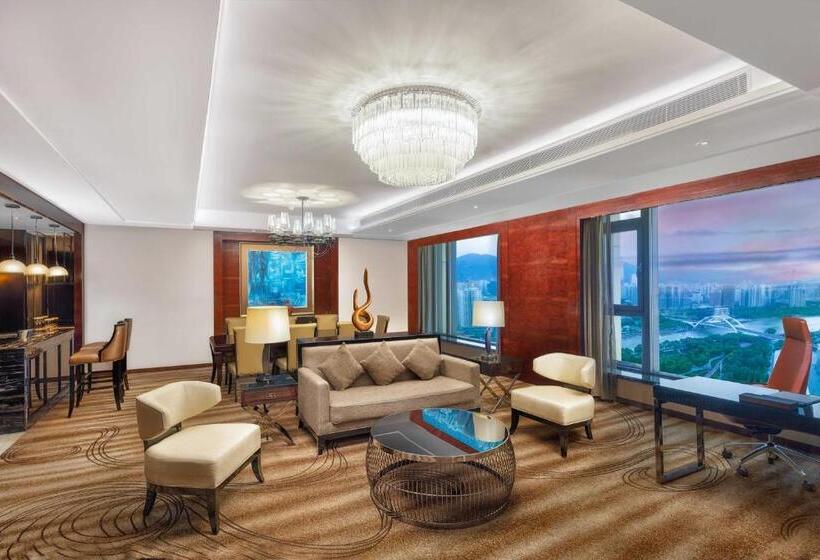 Deluxe Suite King Bed, Crowne Plaza Lanzhou By Ihg