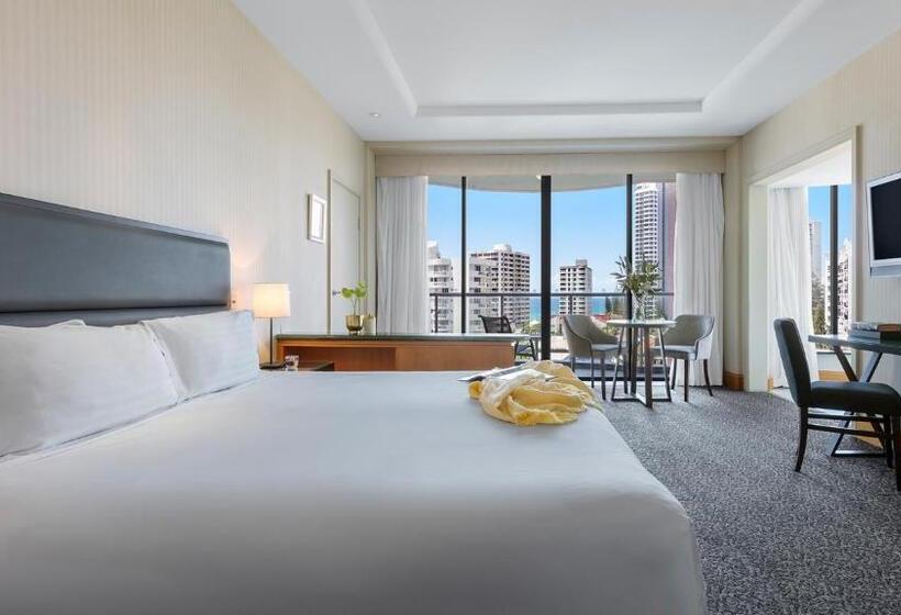 스탠다드 스튜디오, Oaks Gold Coast