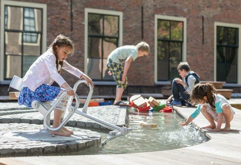 Семейный Номер, Tulip Inn Leiden Centre