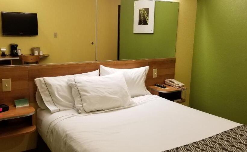 Номер Стандарт Адаптированный для Инвалидов, Microtel Inn & Suites By Wyndham Delphos
