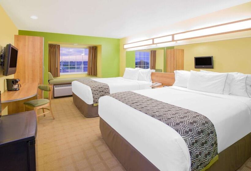 장애인용 디럭스룸, Microtel Inn & Suites By Wyndham Delphos