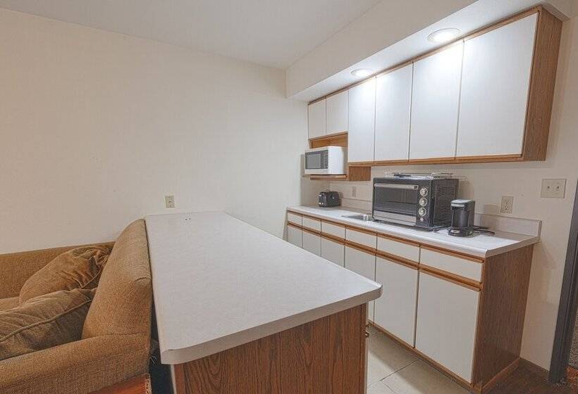 带2个双人床的标准工作室, Harlan Inn And Suites
