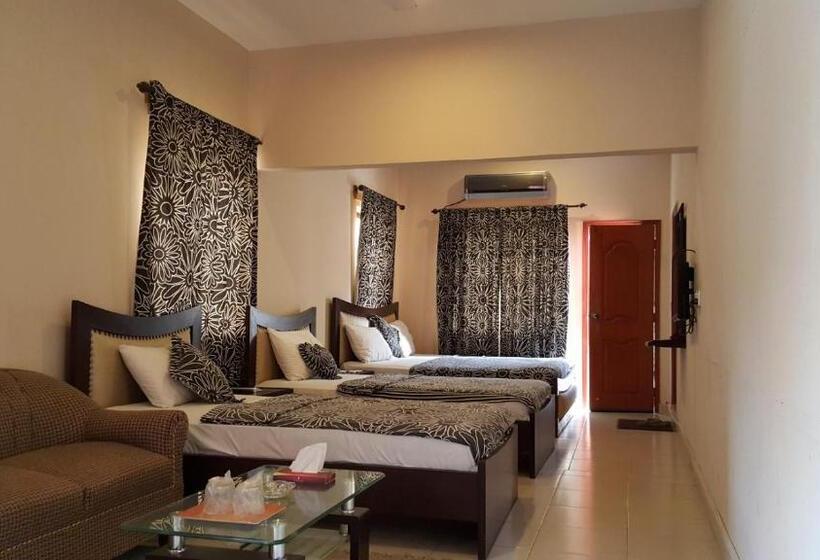 اتاق استاندارد چهار تخته, Royal Inn