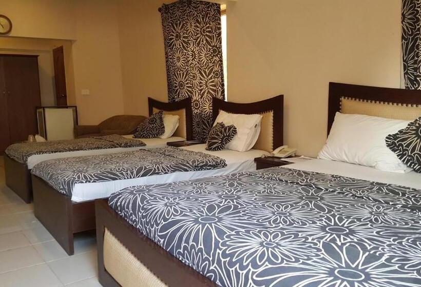 اتاق استاندارد چهار تخته, Royal Inn