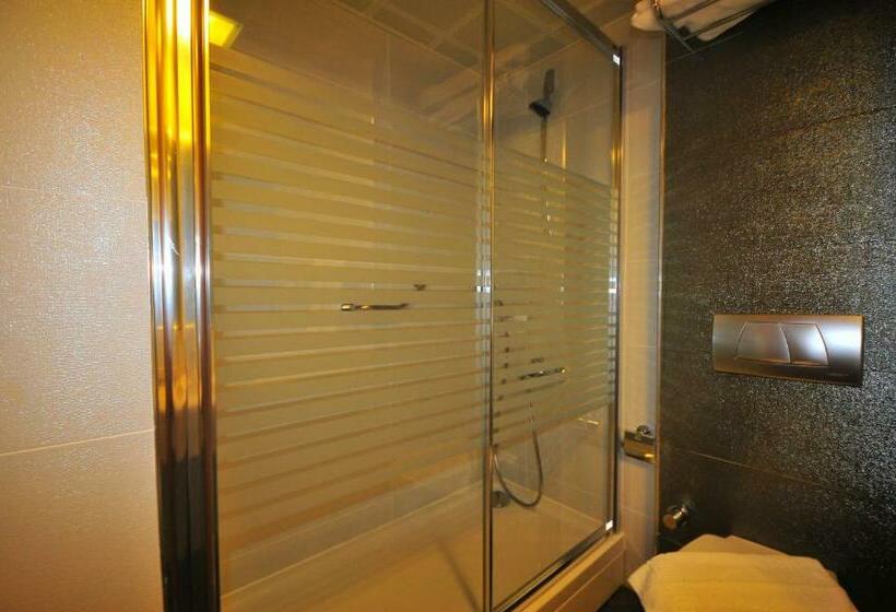 Triple Room Sea View, Golden Rock Beach