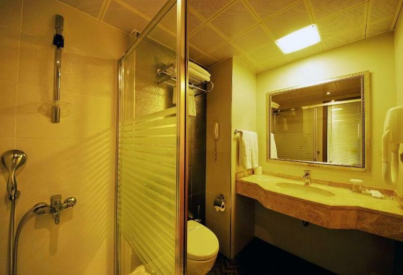 Triple Room Sea View, Golden Rock Beach