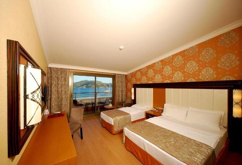 اتاق استاندارد با چشم‌انداز دریا, Golden Rock Beach
