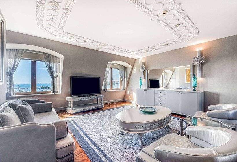 Executive Suite Sea View, Wyndham Grand Istanbul Kalamış Marina