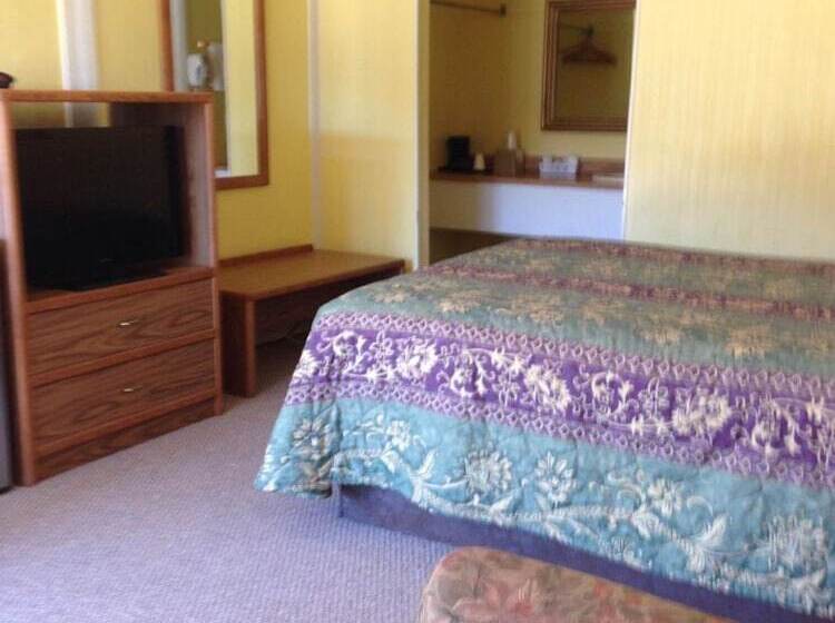 Номер Стандарт, Sportsman Inn And Suites