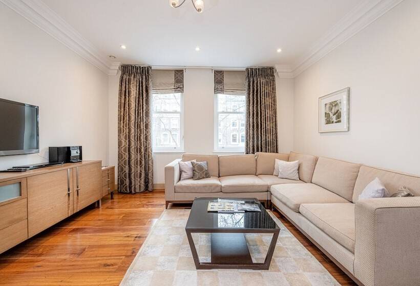 آپارتمان مدیریتی 2 خوابه, Claverley Court